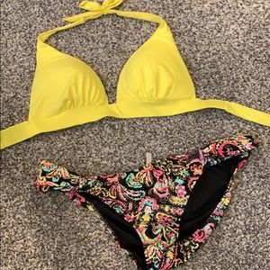 Victoria’s Secret bikini